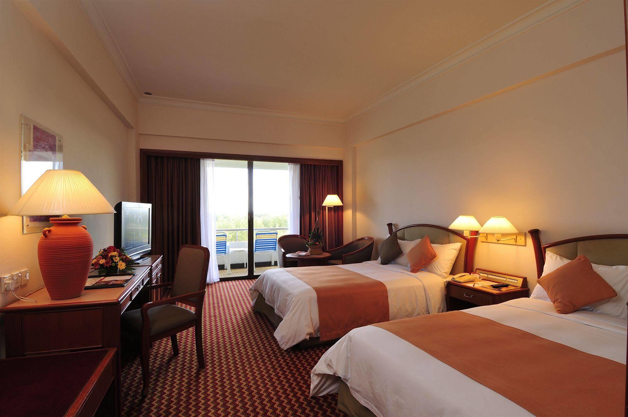 Parkcity Everly Hotel Miri Exteriör bild